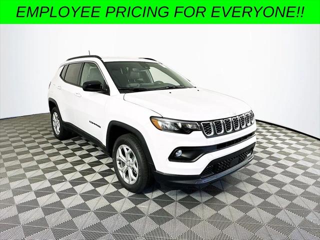 2024 Jeep Compass COMPASS LATITUDE 4X4