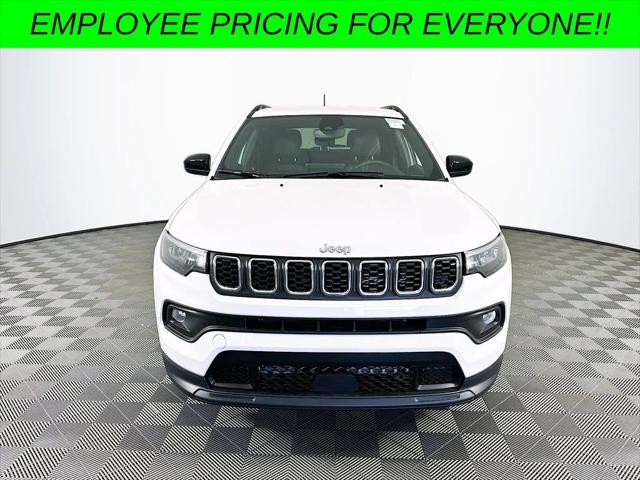 2024 Jeep Compass COMPASS LATITUDE 4X4