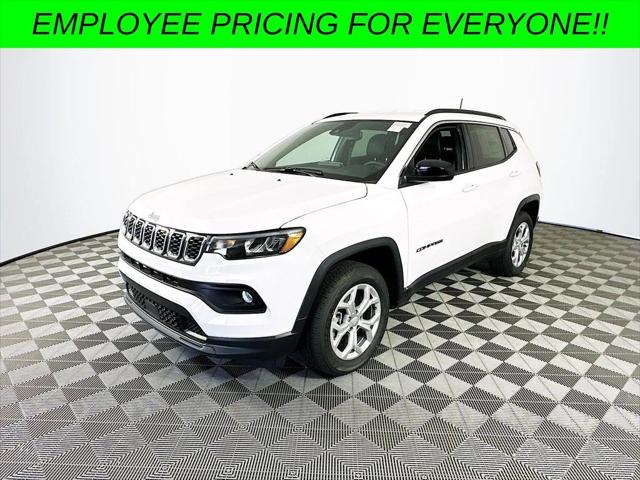 2024 Jeep Compass COMPASS LATITUDE 4X4