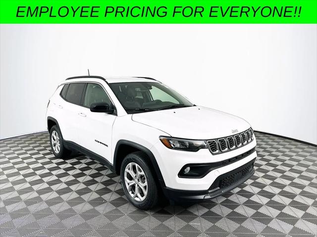 2024 Jeep Compass COMPASS LATITUDE 4X4