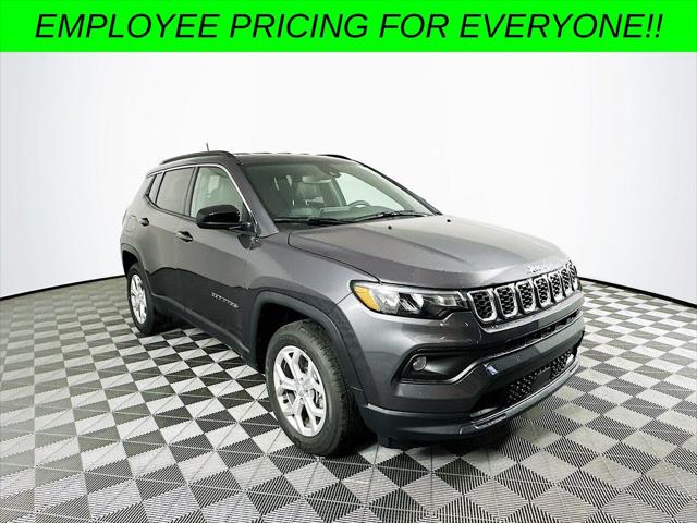 2024 Jeep Compass COMPASS LATITUDE 4X4