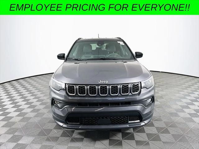 2024 Jeep Compass COMPASS LATITUDE 4X4