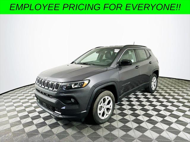 2024 Jeep Compass COMPASS LATITUDE 4X4