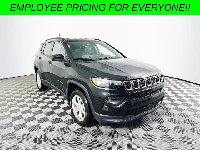 2024 Jeep Compass COMPASS LATITUDE 4X4