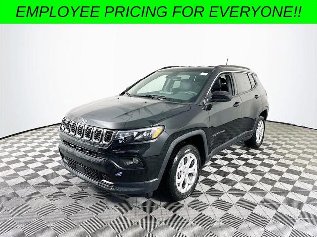 2024 Jeep Compass COMPASS LATITUDE 4X4