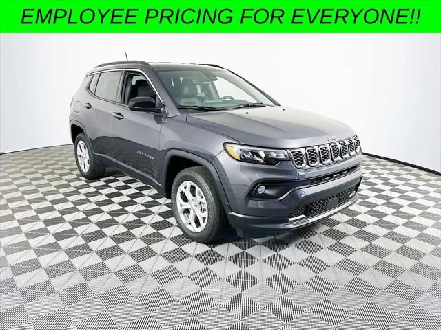 2024 Jeep Compass COMPASS LATITUDE 4X4