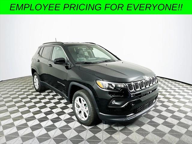 2024 Jeep Compass COMPASS LATITUDE 4X4