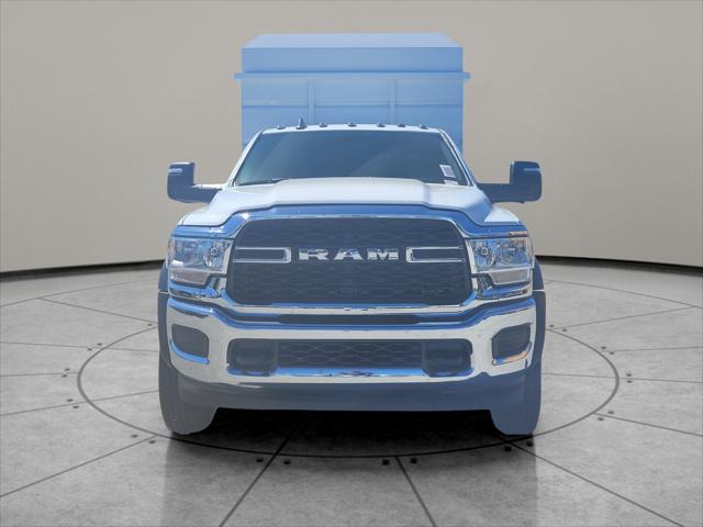 2024 RAM Ram 5500 Chassis Cab RAM 5500 TRADESMAN CHASSIS CREW CAB 4X4 84 CA 2024 RAM Ram 5500 Chassis Cab RAM 5500 TRADESMAN CHASSIS CREW CAB 4X4 84 CA