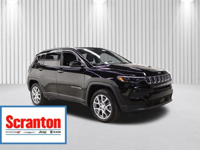2024 Jeep Compass COMPASS LATITUDE LUX 4X4