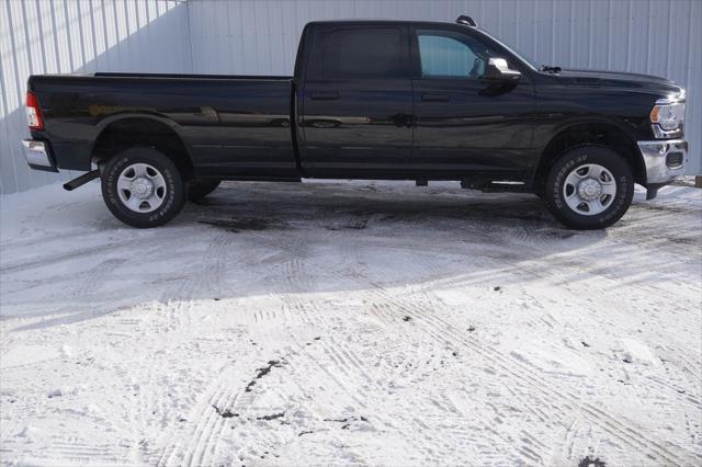 2021 RAM 3500 Tradesman Crew Cab 4x4 8 Box