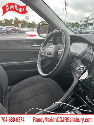 2023 Jeep Grand Cherokee L Laredo 4x4