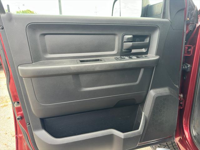 2017 RAM 3500 Tradesman Crew Cab 4x4 64 Box 2017 RAM 3500 Tradesman Crew Cab 4x4 64 Box