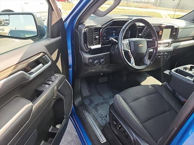 2022 Chevrolet Silverado 1500 4WD Crew Cab Standard Bed LT