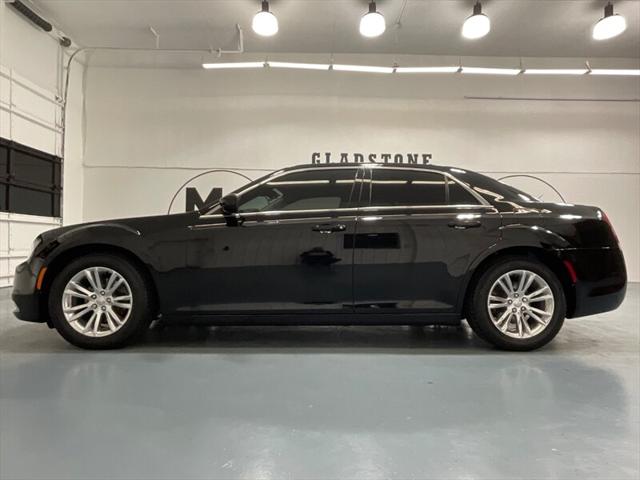 2017 Chrysler 300 Limited