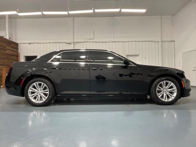 2017 Chrysler 300 Limited