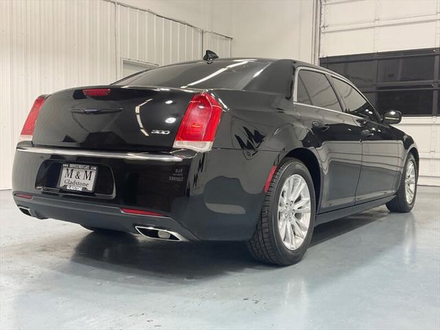 2017 Chrysler 300 Limited