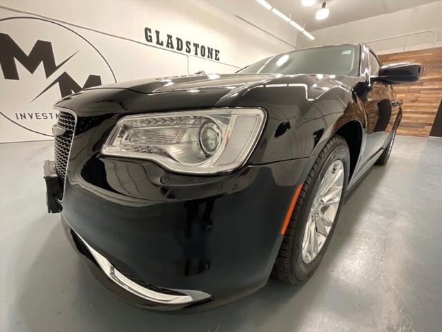 2017 Chrysler 300 Limited