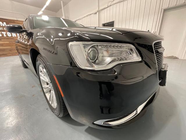2017 Chrysler 300 Limited