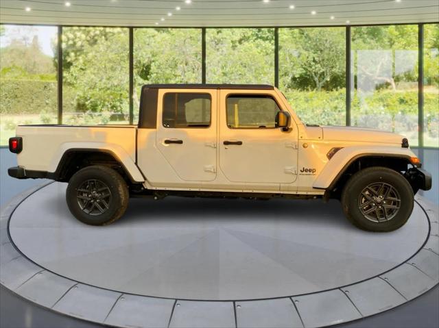 2024 Jeep Gladiator GLADIATOR SPORT S 4X4