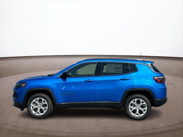 2024 Jeep Compass COMPASS LATITUDE 4X4