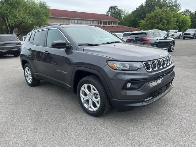 2024 Jeep Compass COMPASS LATITUDE 4X4