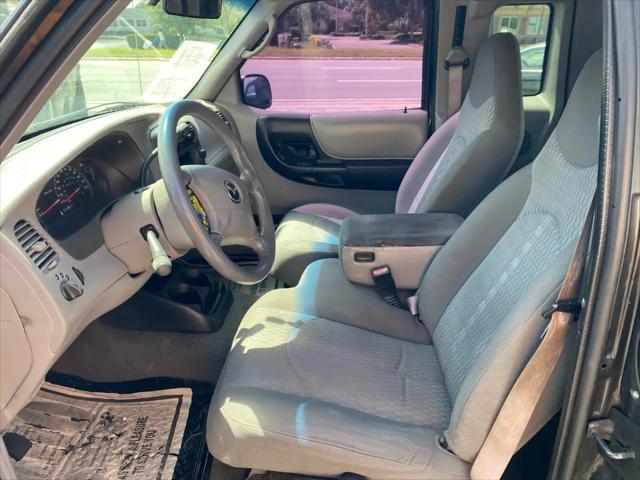 2001 Mazda 4000 SE
