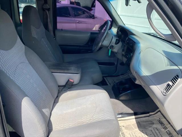 2001 Mazda 4000 SE