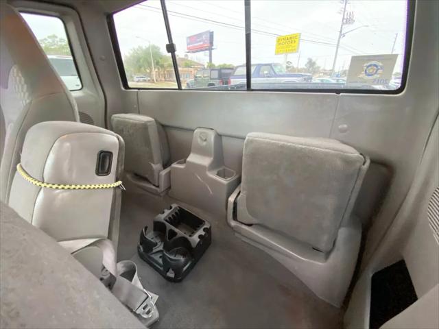 2001 Mazda 4000 SE