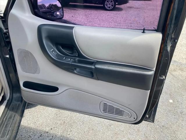 2001 Mazda 4000 SE