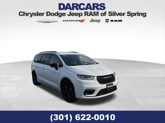 2024 Chrysler Pacifica PACIFICA TOURING L