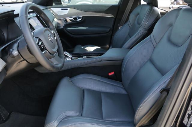 2024 Volvo XC90 Recharge T8 Ultimate Bright Theme 7-Seater