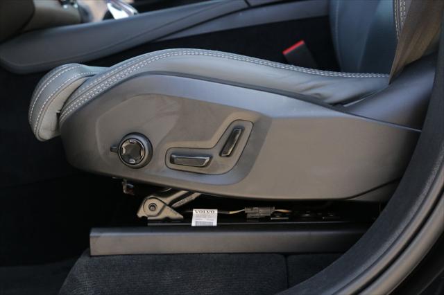 2024 Volvo XC90 Recharge T8 Ultimate Bright Theme 7-Seater