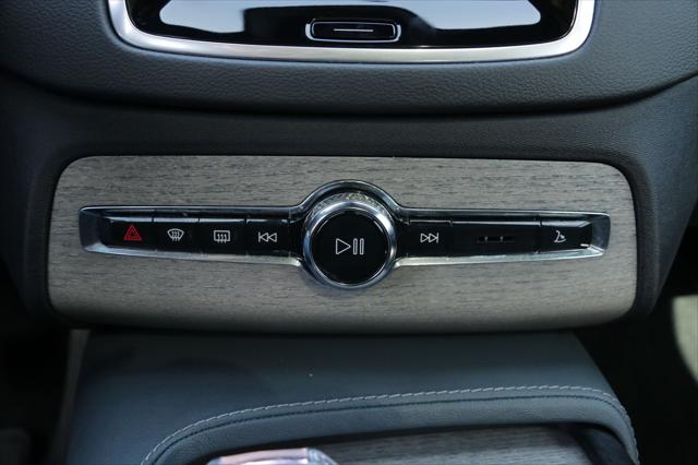 2024 Volvo XC90 Recharge T8 Ultimate Bright Theme 7-Seater
