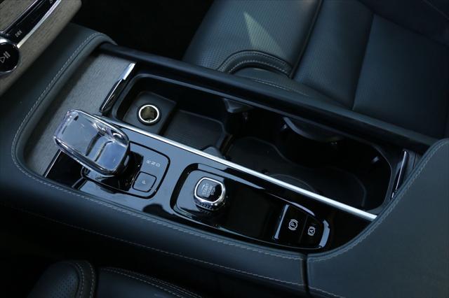 2024 Volvo XC90 Recharge T8 Ultimate Bright Theme 7-Seater