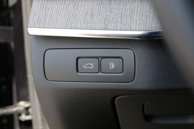 2024 Volvo XC90 Recharge T8 Ultimate Bright Theme 7-Seater