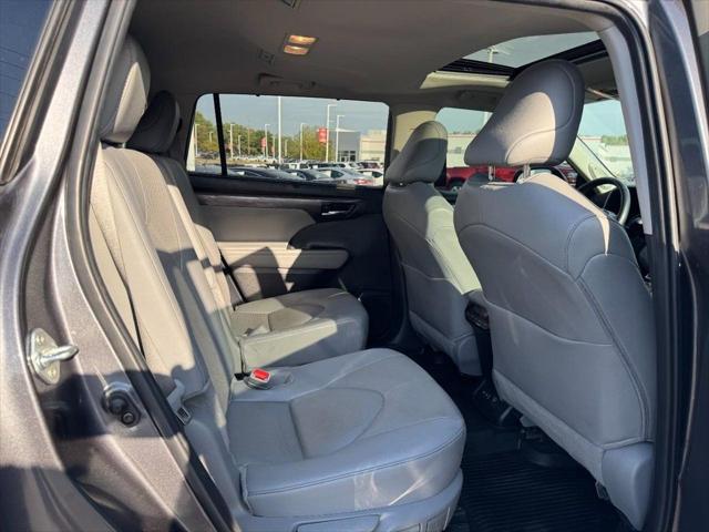 2024 Toyota Highlander Limited - Photo 12