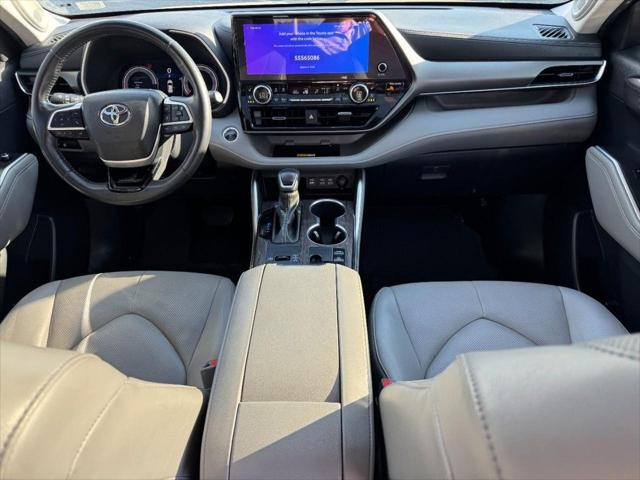 2024 Toyota Highlander Limited - Photo 14