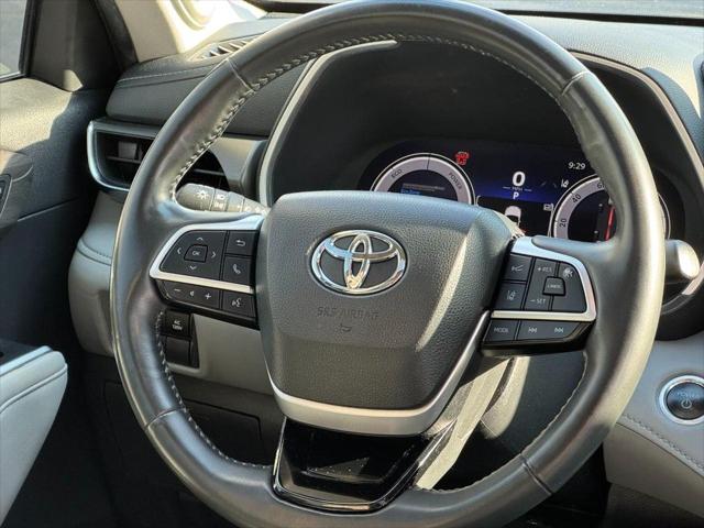 2024 Toyota Highlander Limited - Photo 16