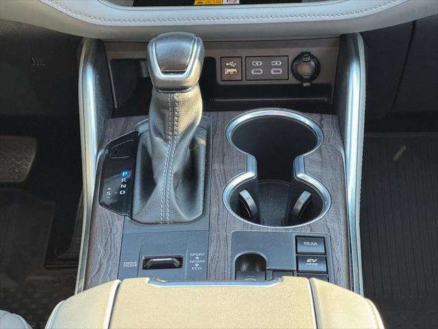 2024 Toyota Highlander Limited - Photo 18