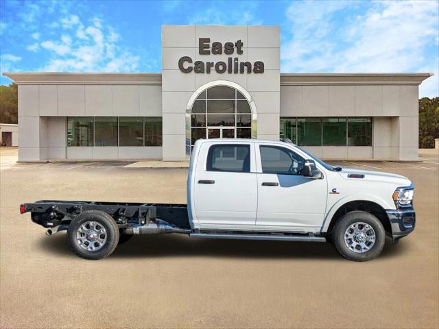 2024 RAM Ram 3500 Chassis Cab RAM 3500 TRADESMAN CREW CAB CHASSIS 4X4 60 CA