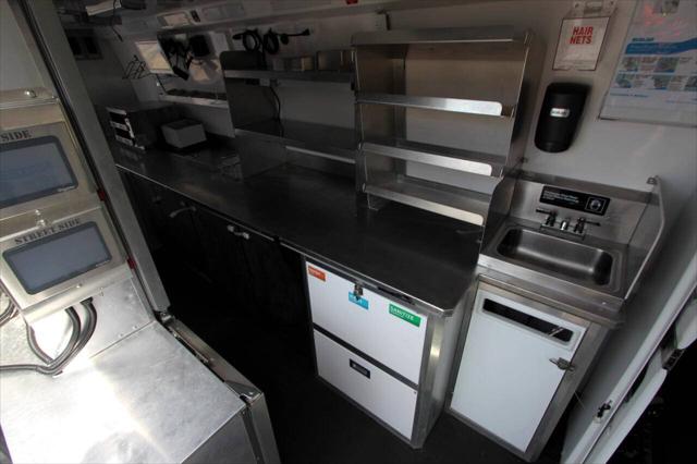 2022 Mercedes-Benz Sprinter 4500 High Roof V6