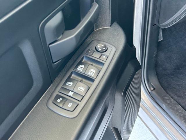 2024 RAM Ram 1500 Classic RAM 1500 CLASSIC TRADESMAN CREW CAB 4X2 57 BOX