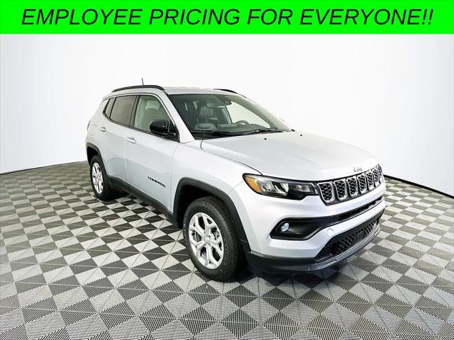 2024 Jeep Compass COMPASS LATITUDE 4X4