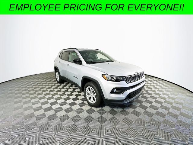 2024 Jeep Compass COMPASS LATITUDE 4X4