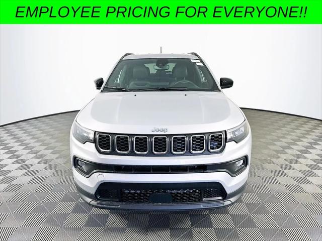 2024 Jeep Compass COMPASS LATITUDE 4X4