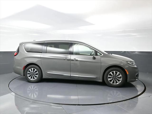 2022 Chrysler Pacifica Hybrid Limited
