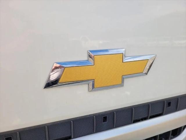 2024 Chevrolet 3500 LCF Gas Unknown