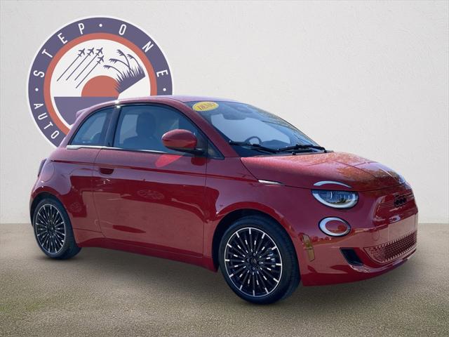2024 Fiat FIAT 500e 500e INSPI(RED)