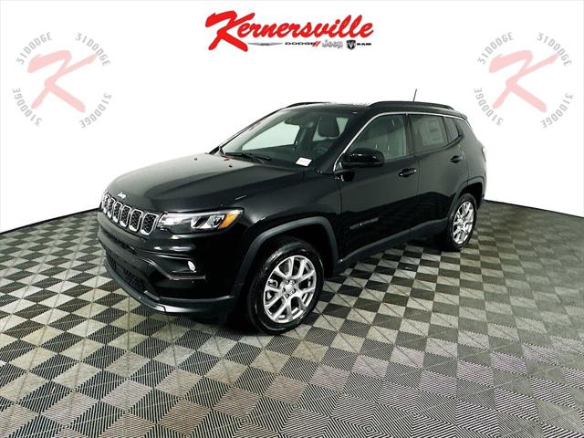 2024 Jeep Compass COMPASS LATITUDE LUX 4X4