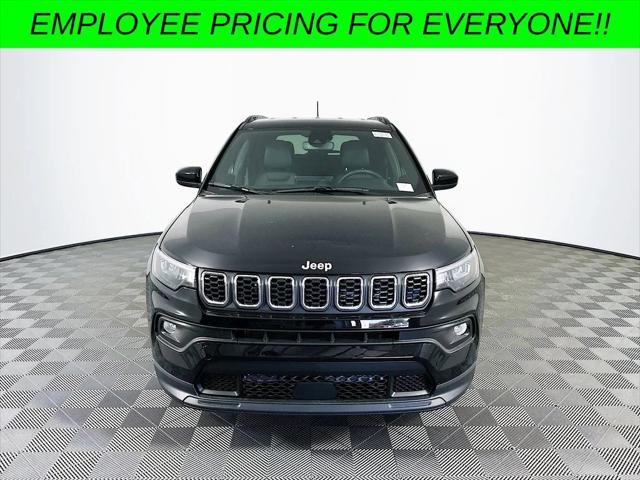 2024 Jeep Compass COMPASS LATITUDE 4X4